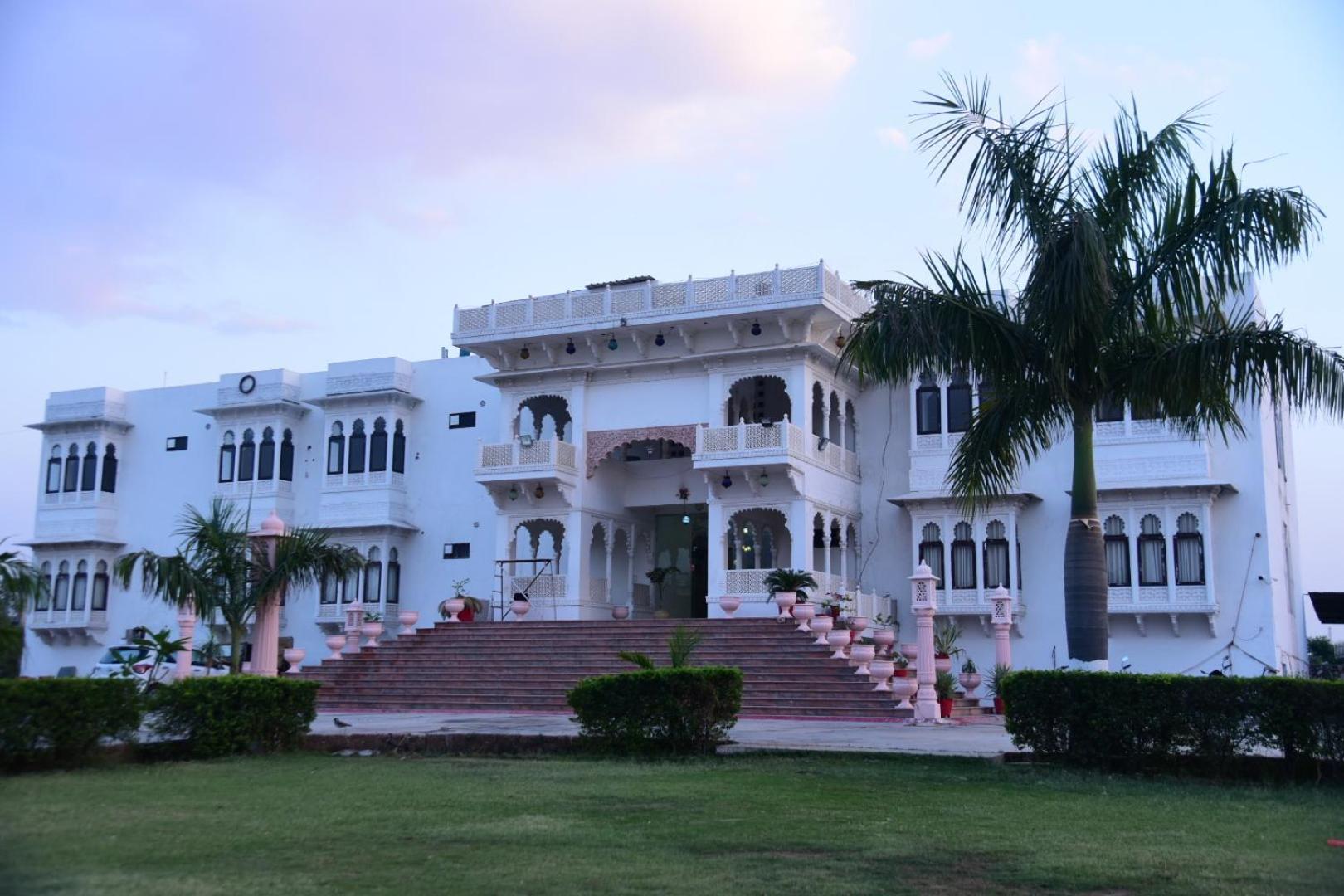 Tej Mahal Palace Bandikui Kültér fotó